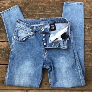 Cute vintage high wasted straight leg jeans💘